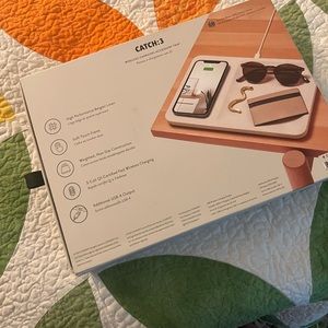 Courant catch 3 wireless charging tray (Belgian linen)